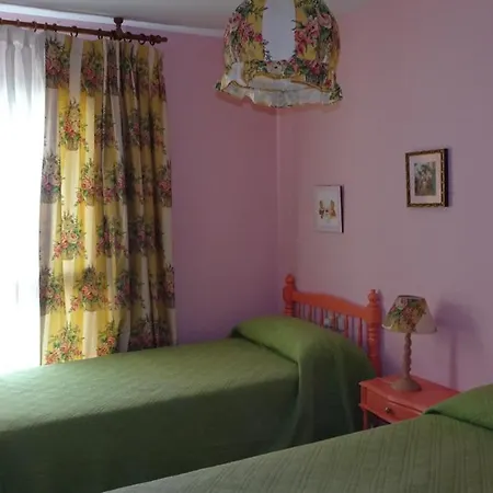 Piso Grande En El Centro De Con Wifi Y Garaje Apartamento